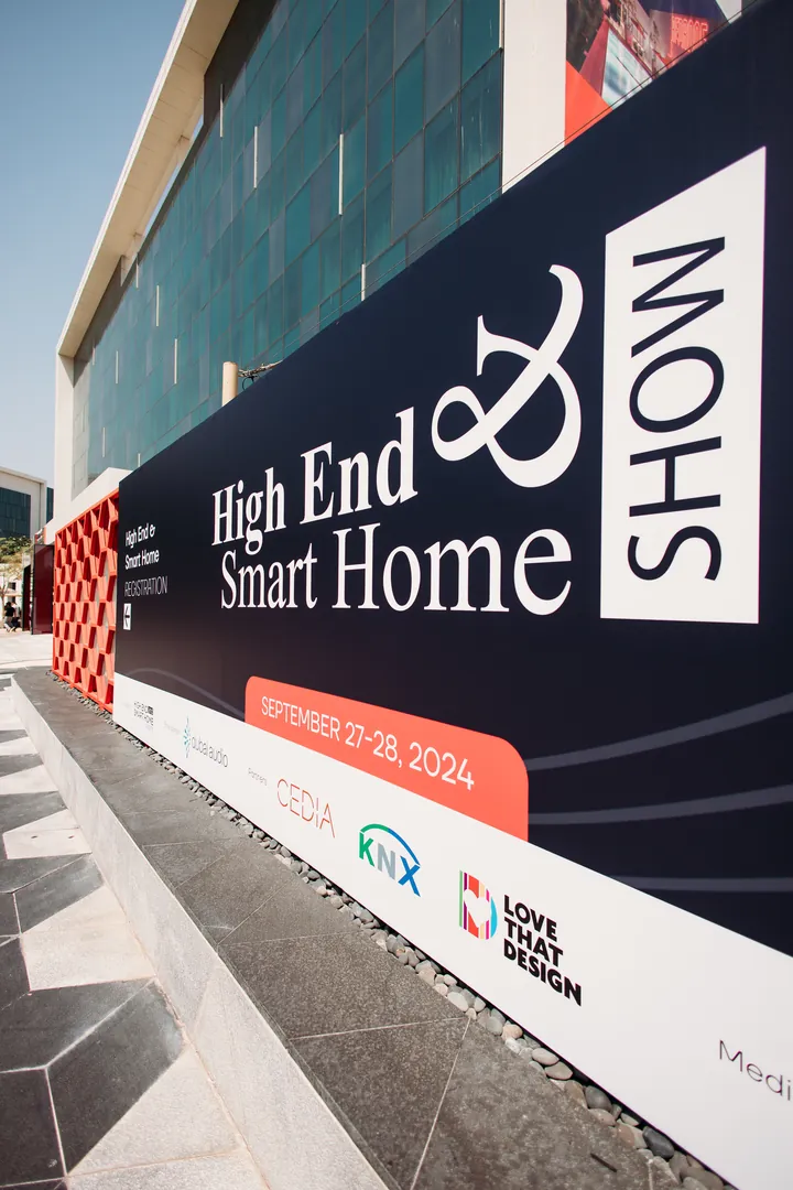 The High End & Smart Home Show banner on the venue wall