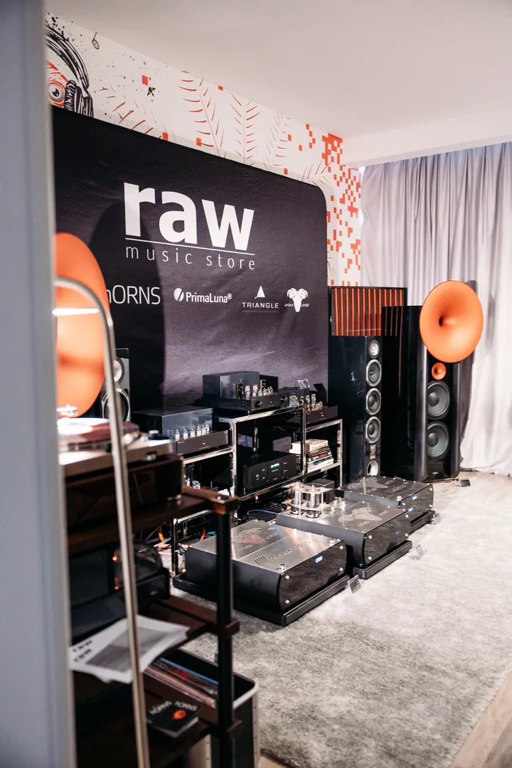 The raw music store room with horn speakers